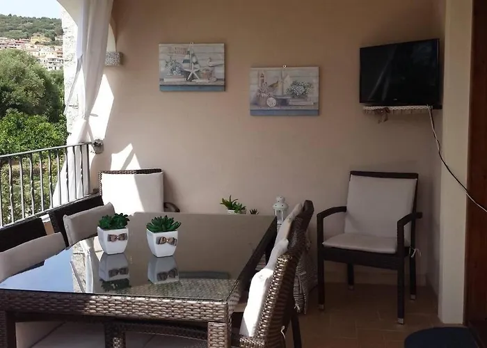 Holidayhouse In With Pool * Badesi